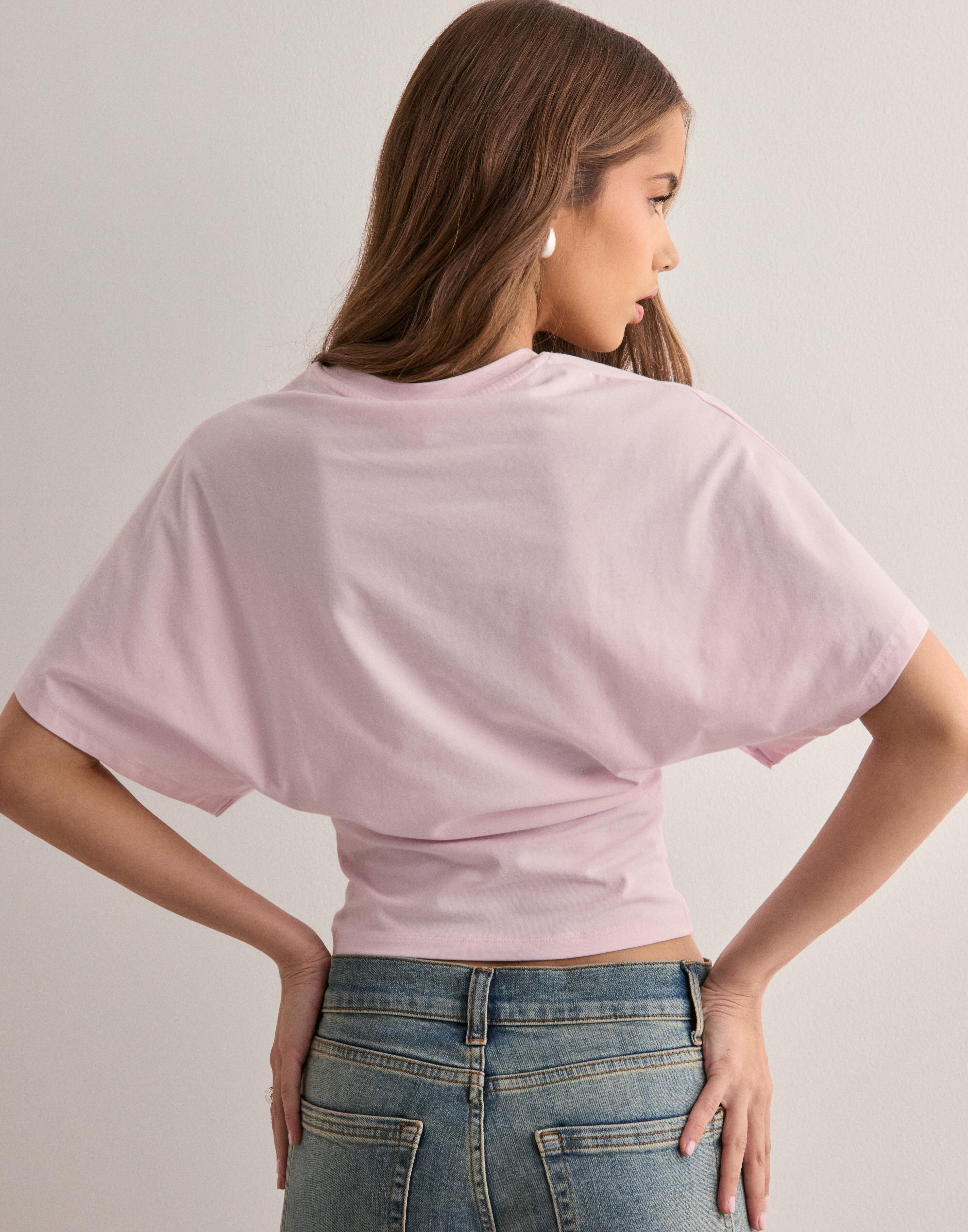 Rosa | T-shirt ampia e minimal (1+1 gratis)